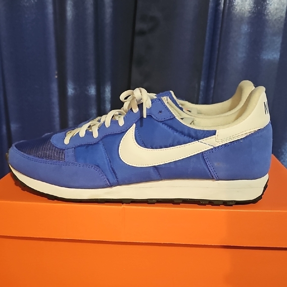 Nike Men's Blue and White Sneakers - Picture 1 of 5
